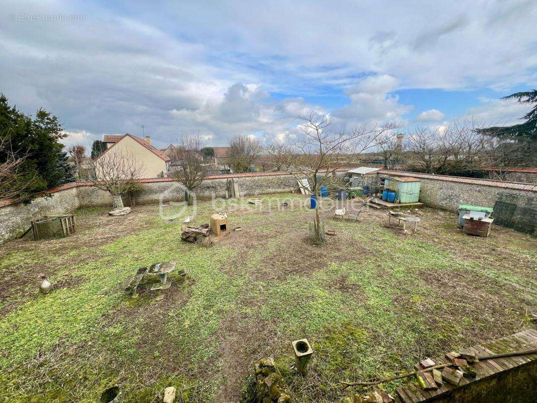 Vend Immeuble avec 3 appartements - photo 4