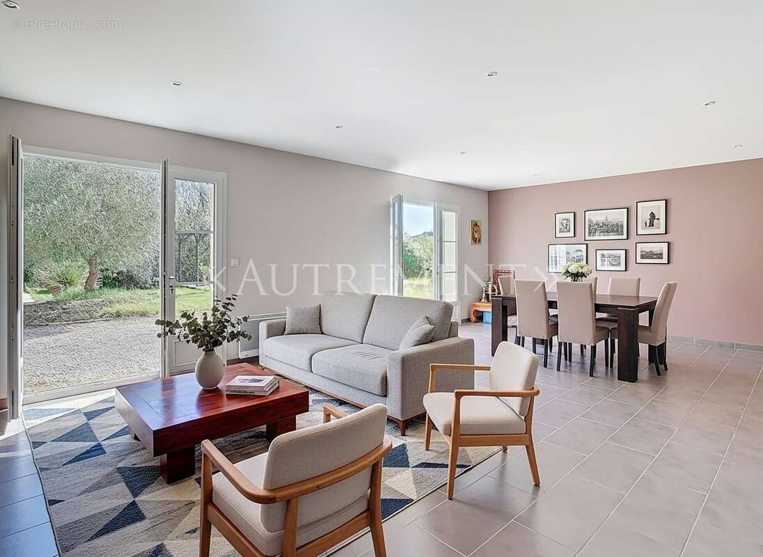 Maison à SAINT-SULPICE