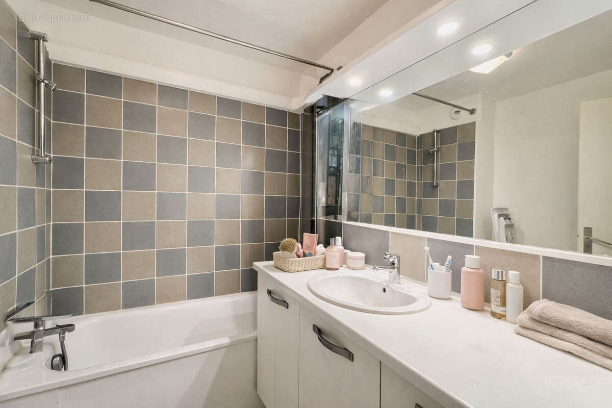 Appartement à MARSEILLE-8E