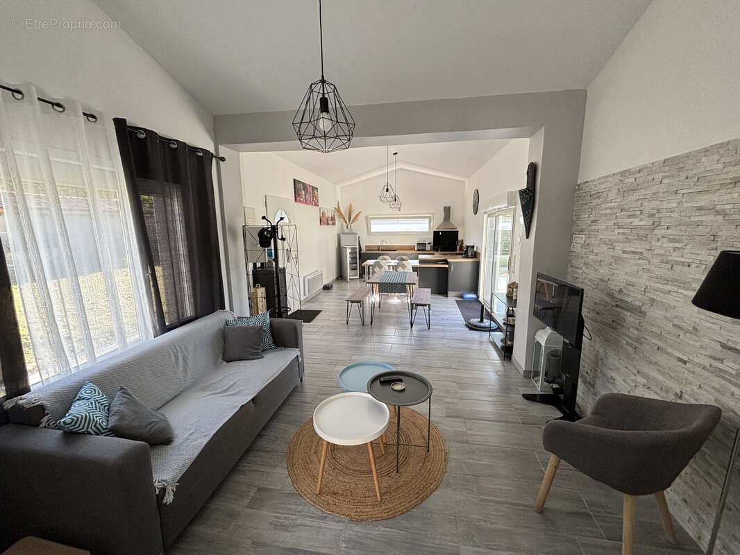 Maison à MESCHERS-SUR-GIRONDE