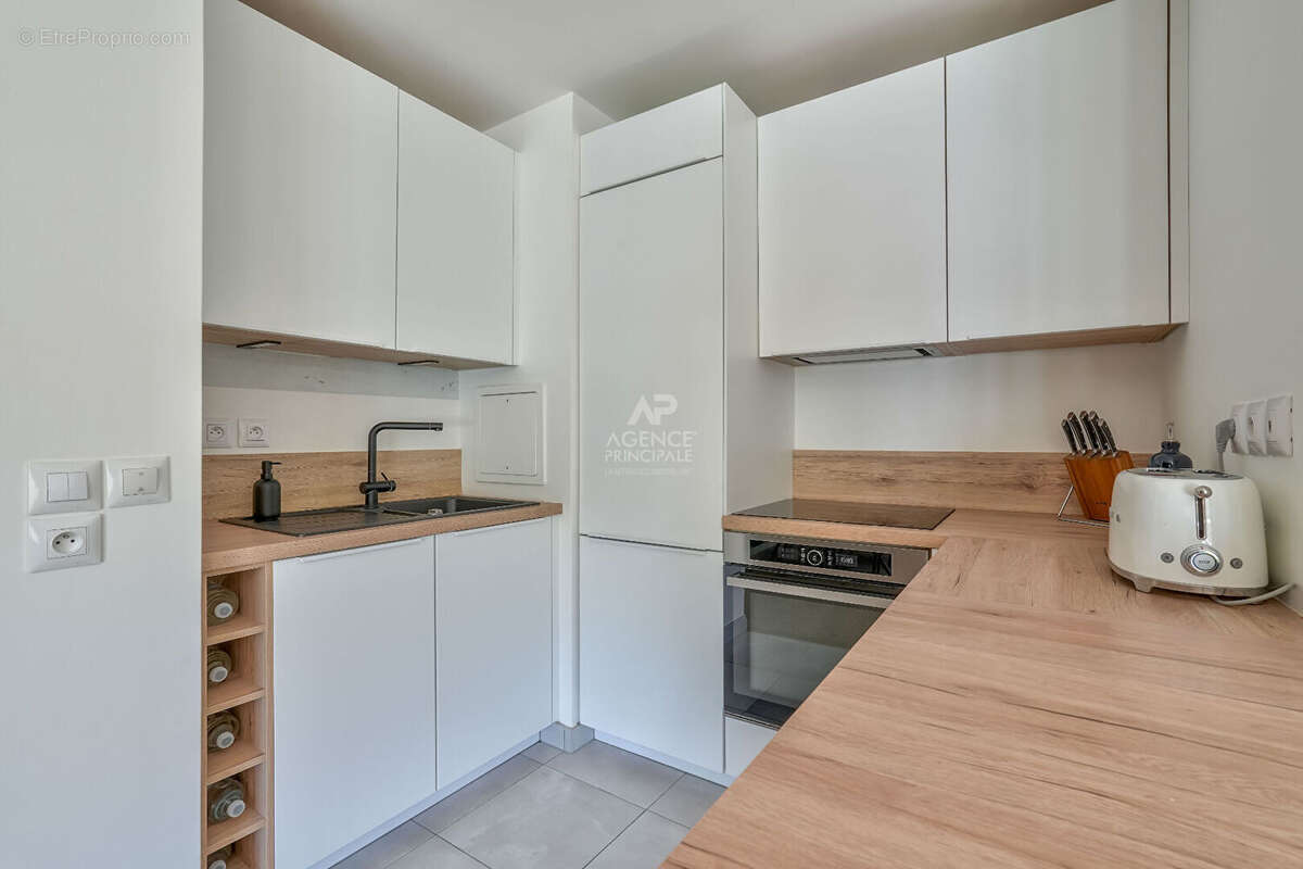 CHAVILLE bas limite Sèvres - 3 pièces récent avec balcon. - photo 2