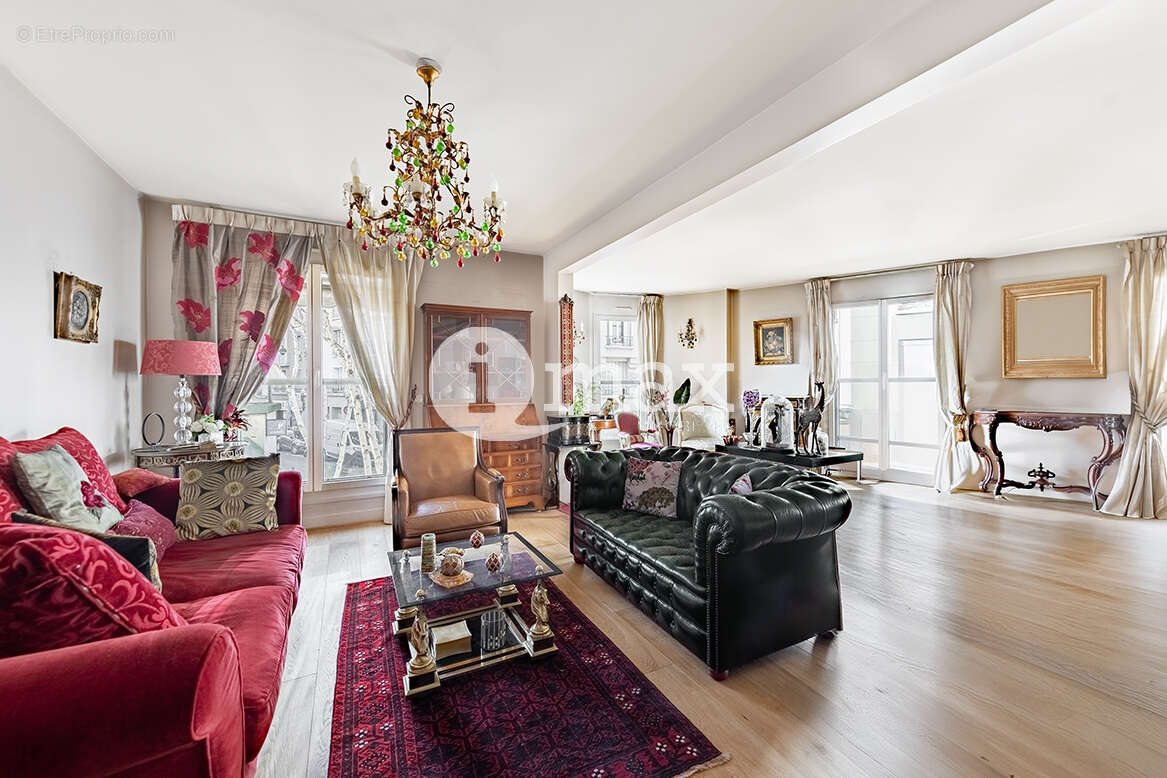 Appartement à LEVALLOIS-PERRET