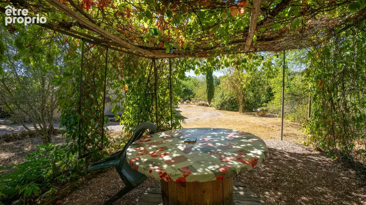 Charmante propriété quercynoise aménagée en centre de bien être, avec piscine et 2,2 ha de terrain - photo 30