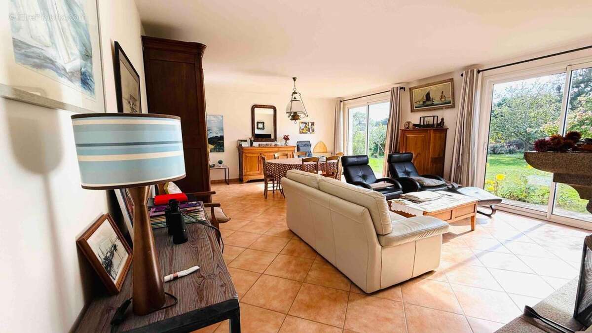 Saint Sauveur, au calme spacieuse maison sur une belle parcelle arborée - photo 12