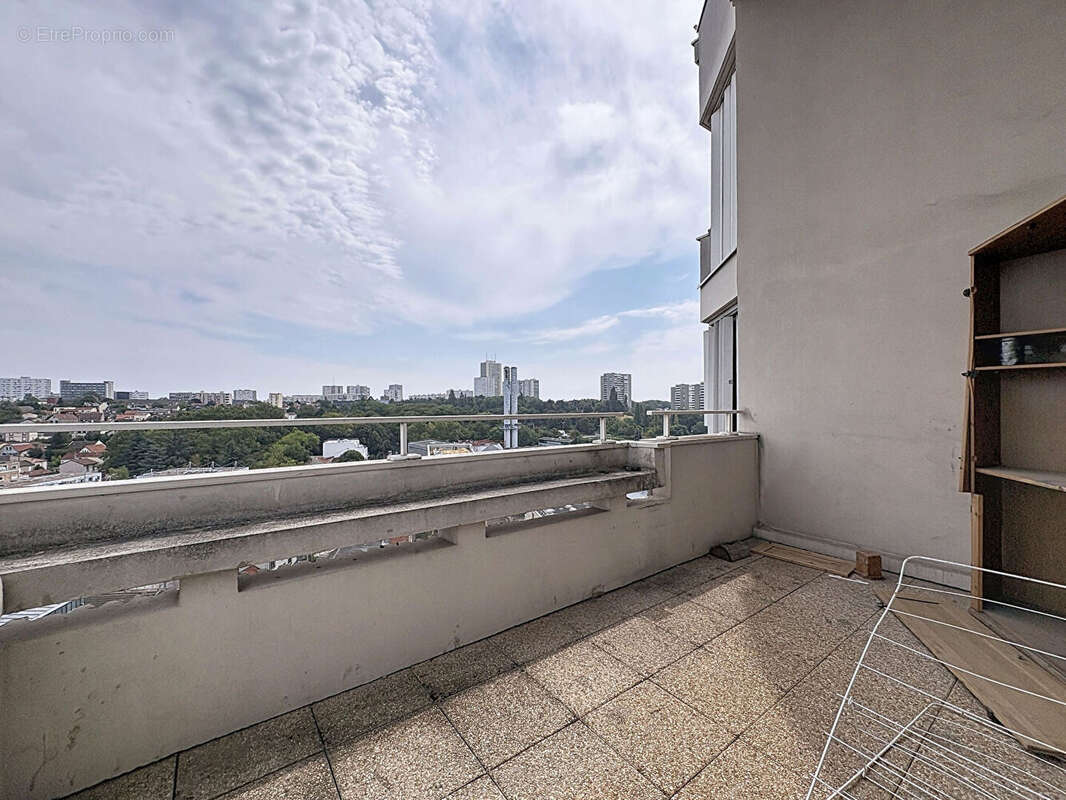 Appartement Bagnolet 3 pièce(s) 72 m2 PROCHE METRO AVEC TERRASSE - photo 3