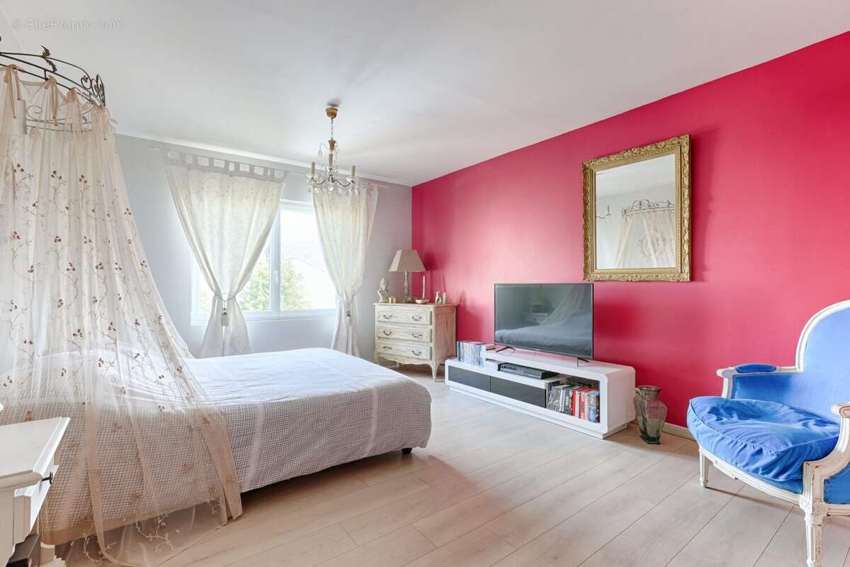 Maison à LA GARENNE-COLOMBES