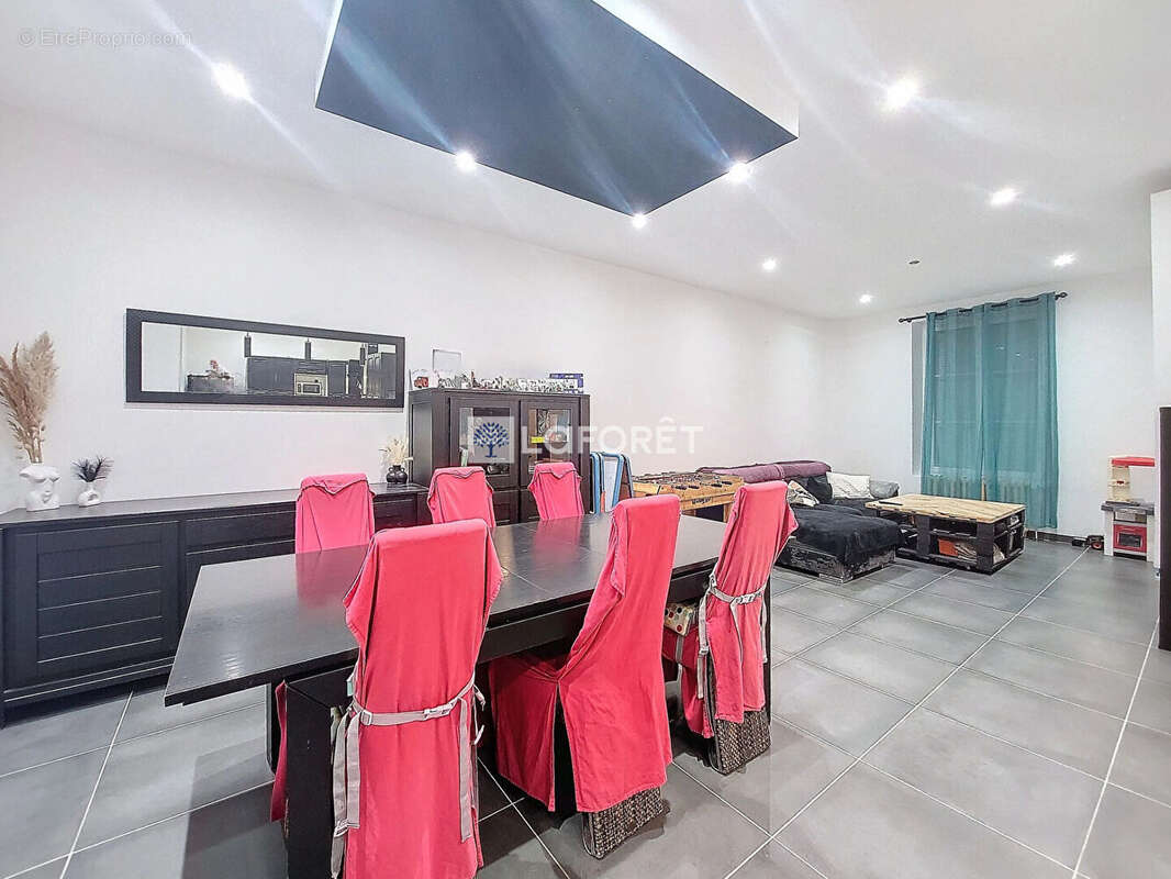Maison 7 pièce(s) 150 m2 - photo 3