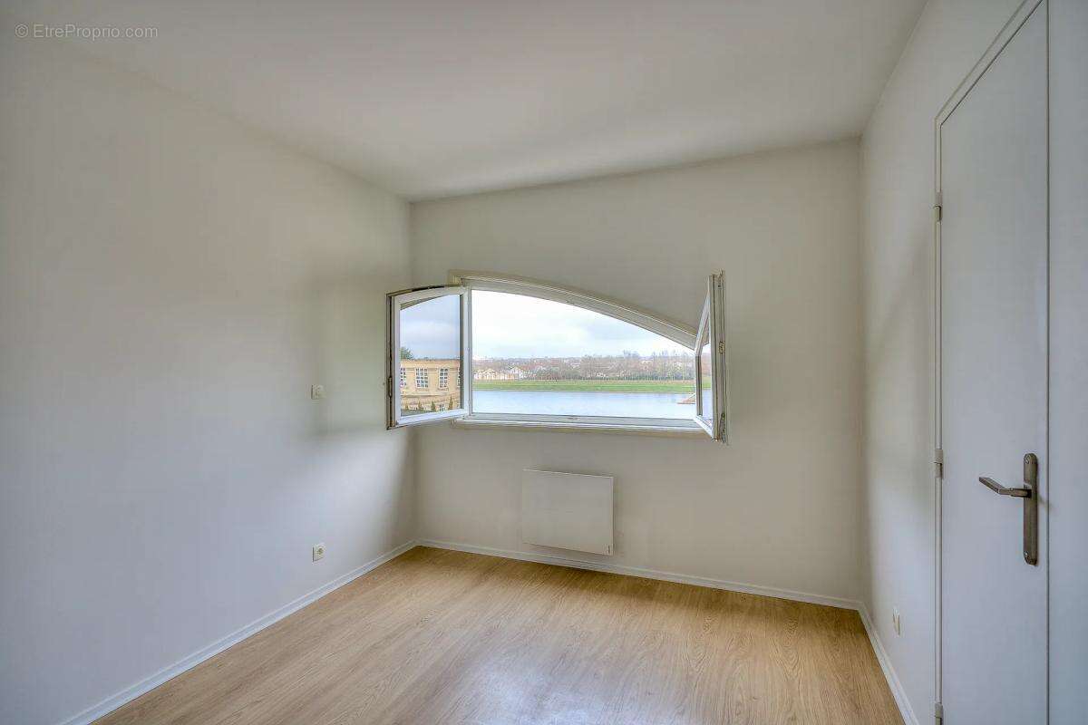 Appartement à VOISINS-LE-BRETONNEUX