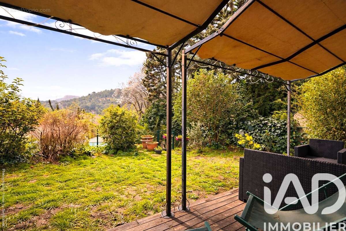 Photo 2 - Maison à PEYPIN