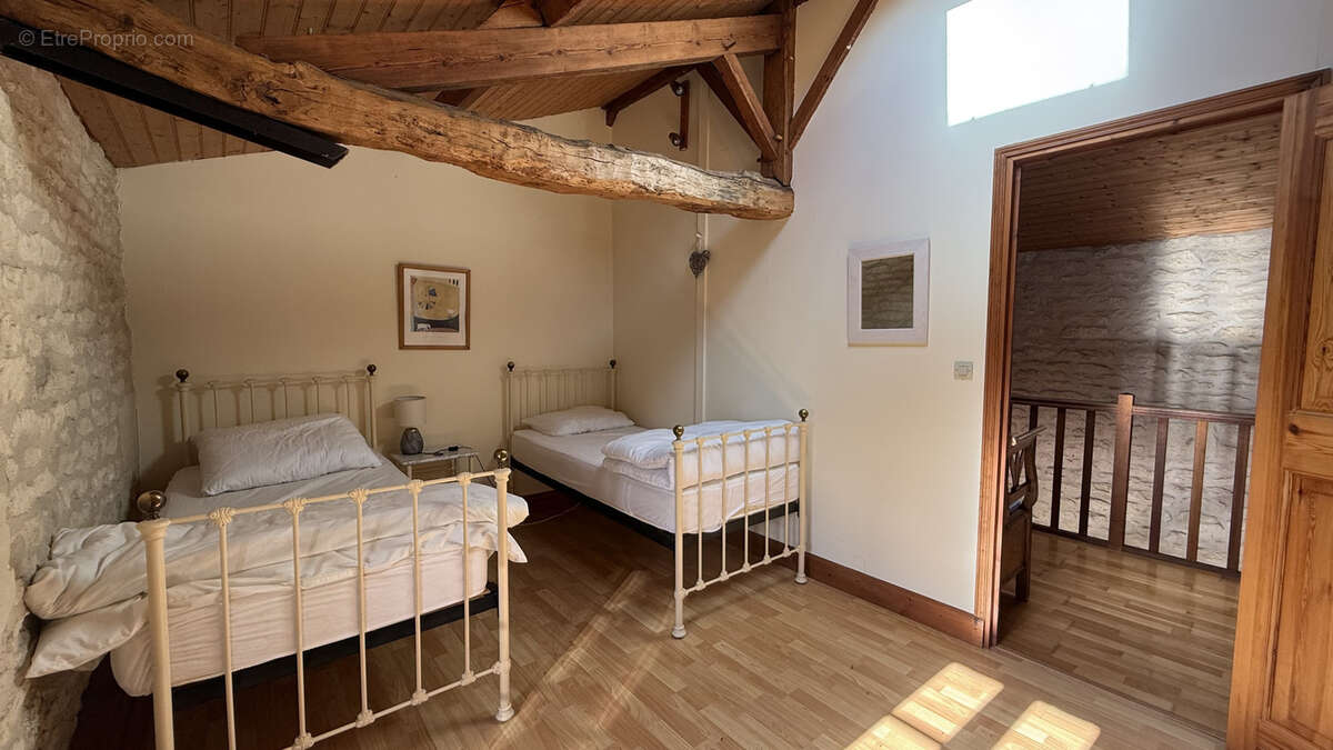 Maison à MORTAGNE-SUR-GIRONDE