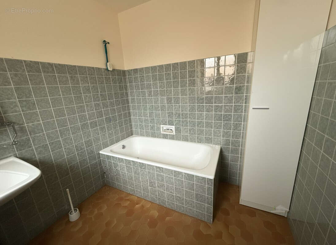 Salle de bain  - Maison à LE GRAND-SERRE
