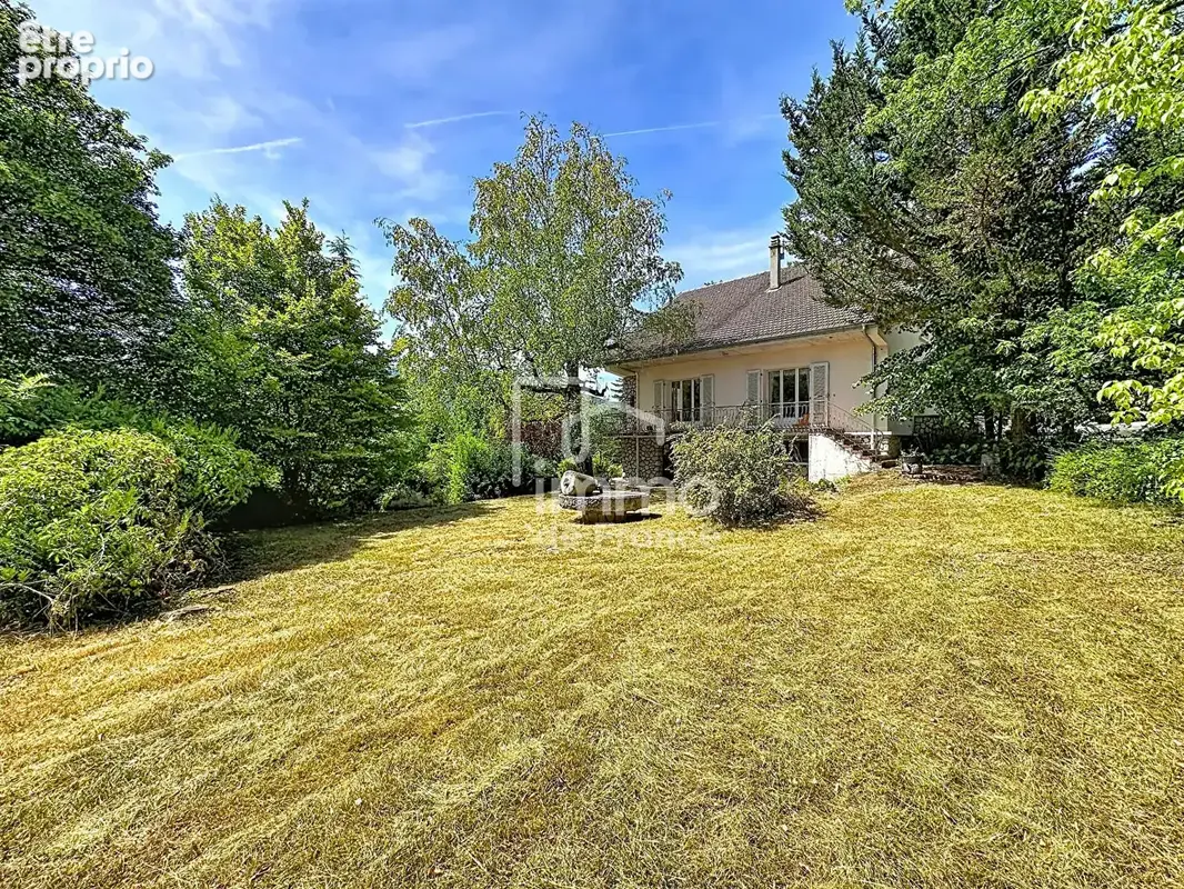 Maison 7 pièces 210 m² à vendre à Bellegarde-Sur-Valserine (01200) - photo 3