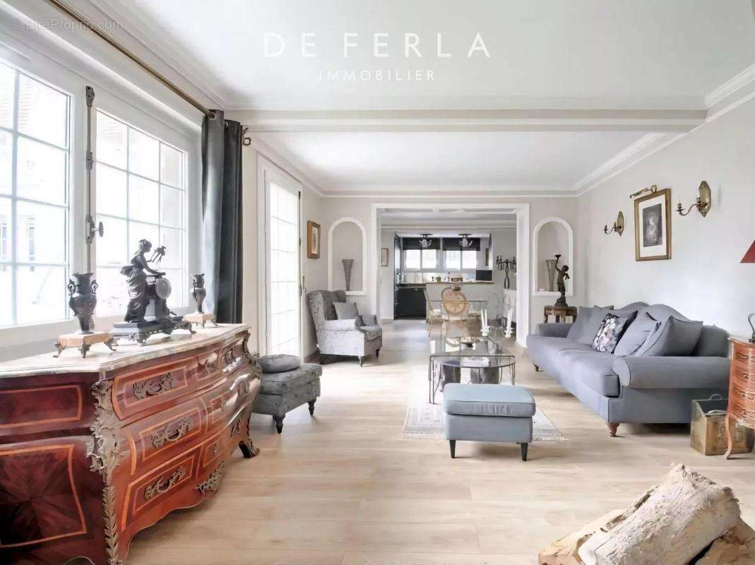 Maison à SAINT-MAUR-DES-FOSSES