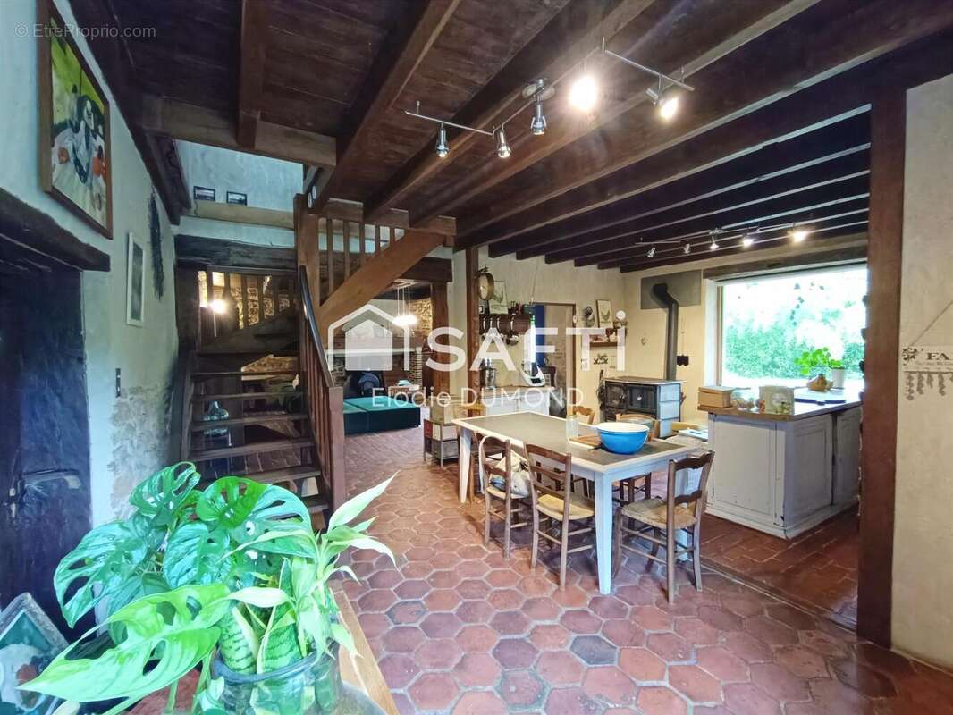 Photo 5 - Maison à DOMMARTIN-LES-CUISEAUX