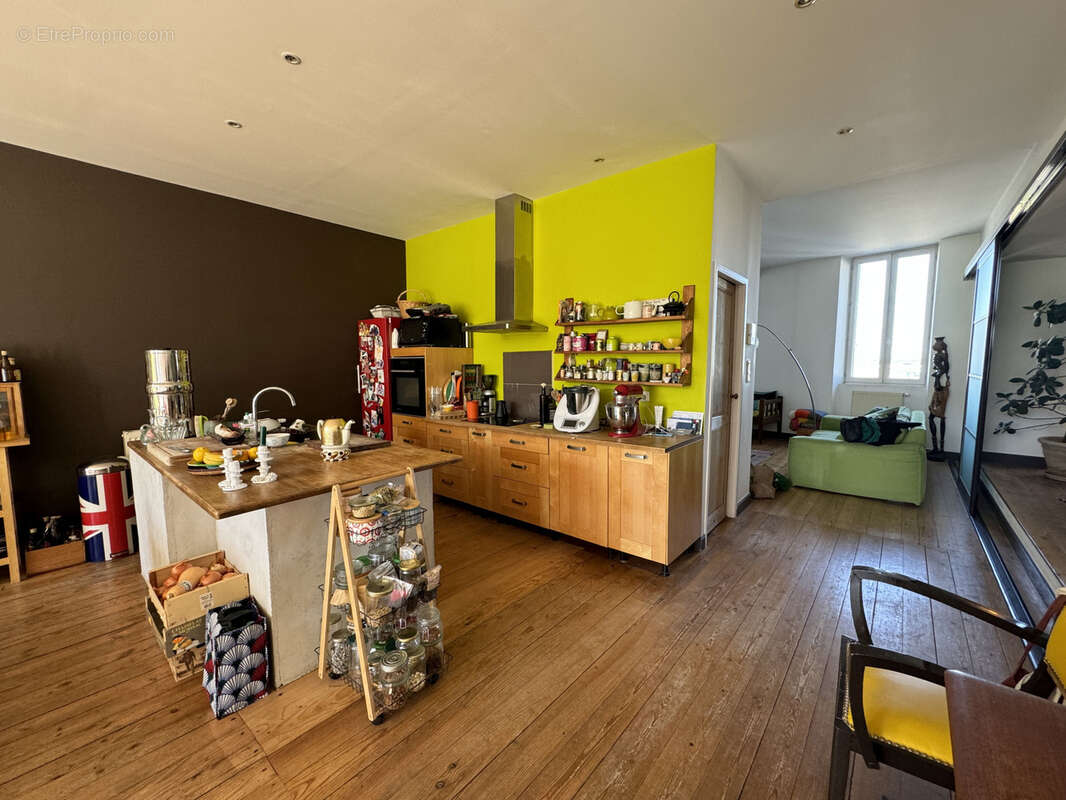 Maison à BARBEZIEUX-SAINT-HILAIRE