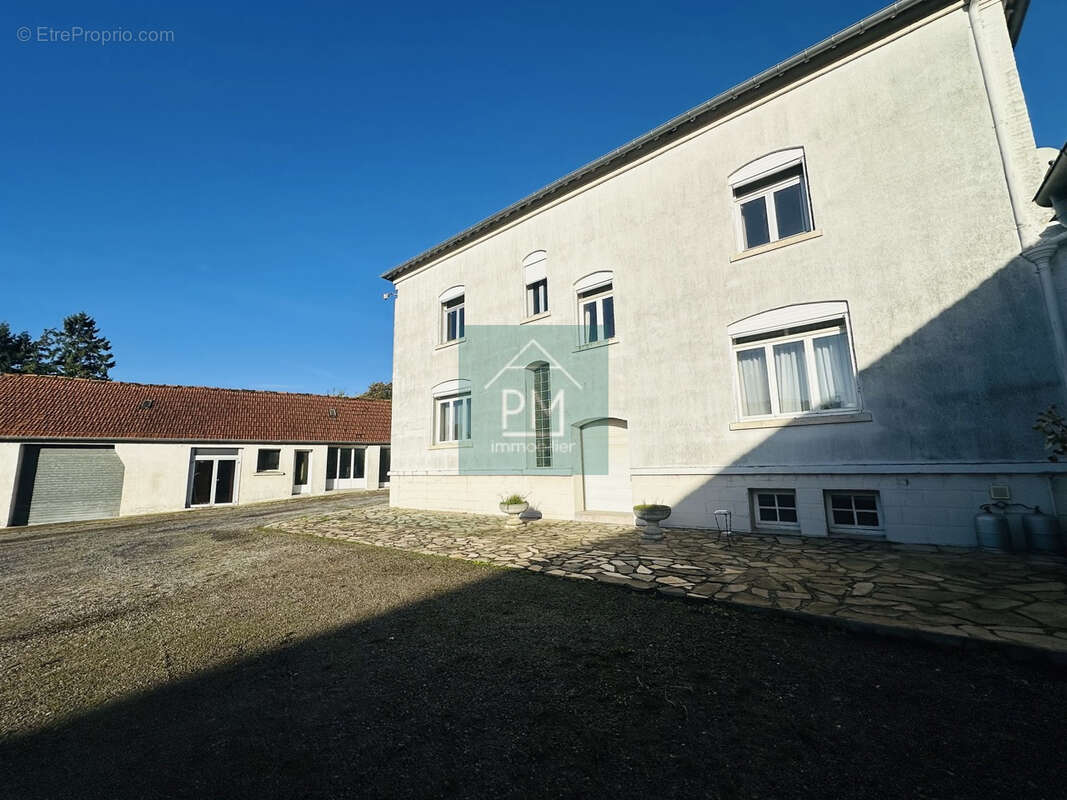 Proche peronne maison de maître 6 chambres - photo 3