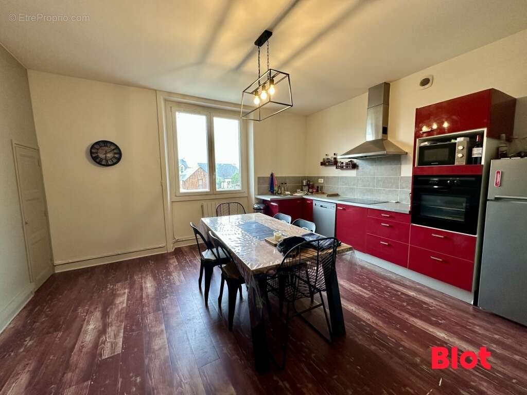 Appartement à MONTFORT-SUR-MEU