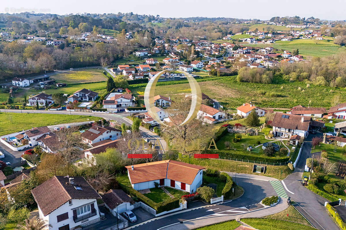 Maison à BASSUSSARRY