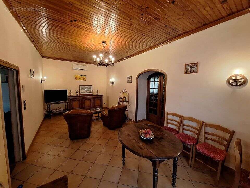 Maison à CHATEAUNEUF-SUR-ISERE