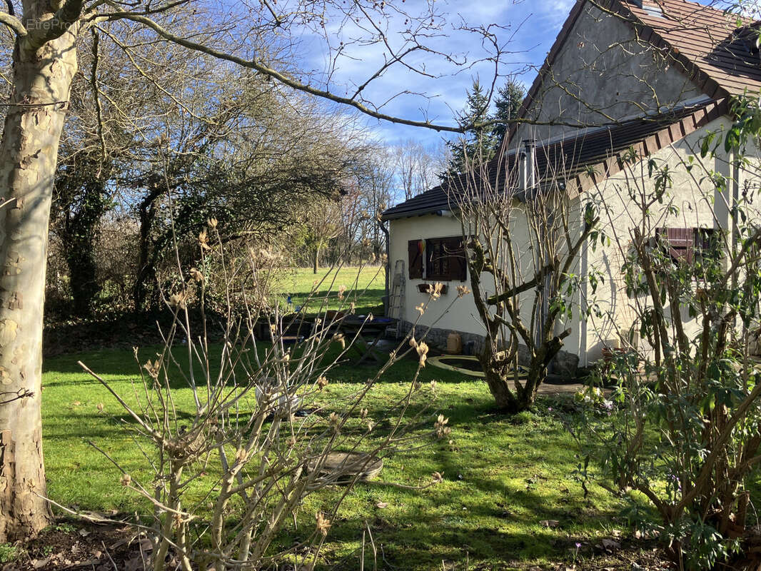Maison à LURCY-LEVIS