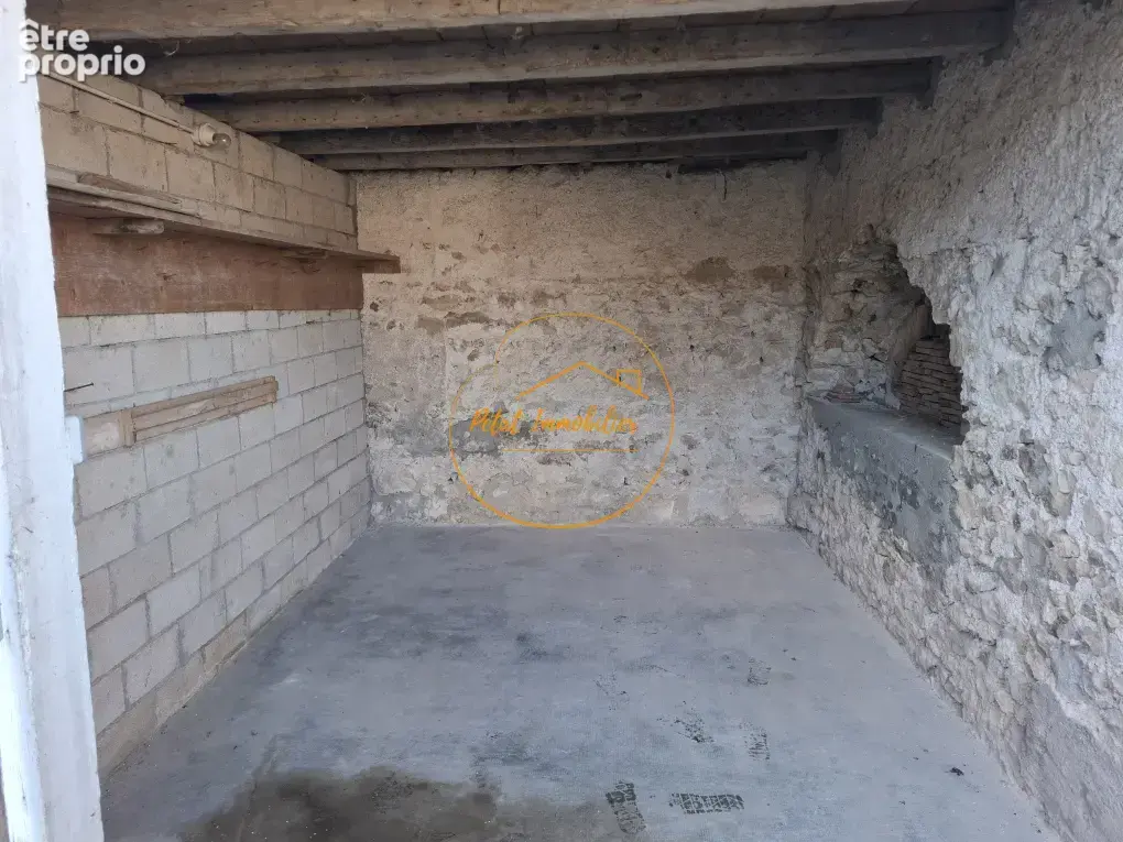 Maison de village avec dépendances et beau potentiel d’aménagement - photo 12