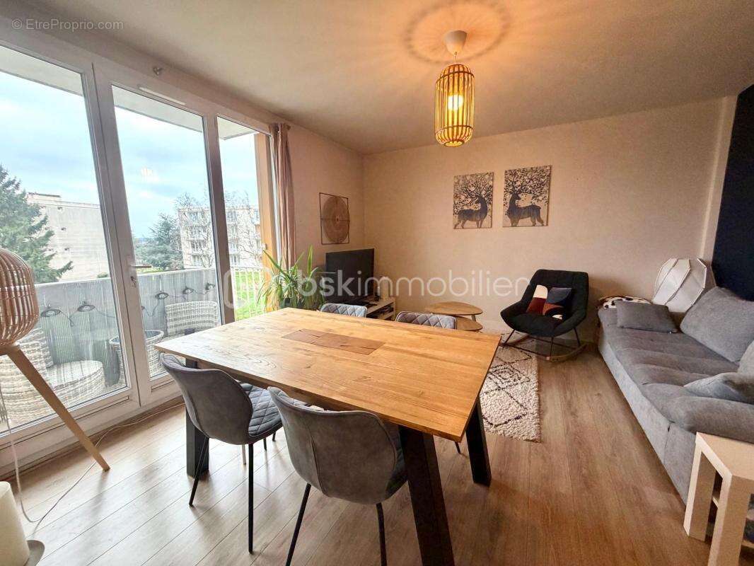 Appartement à NOZAY