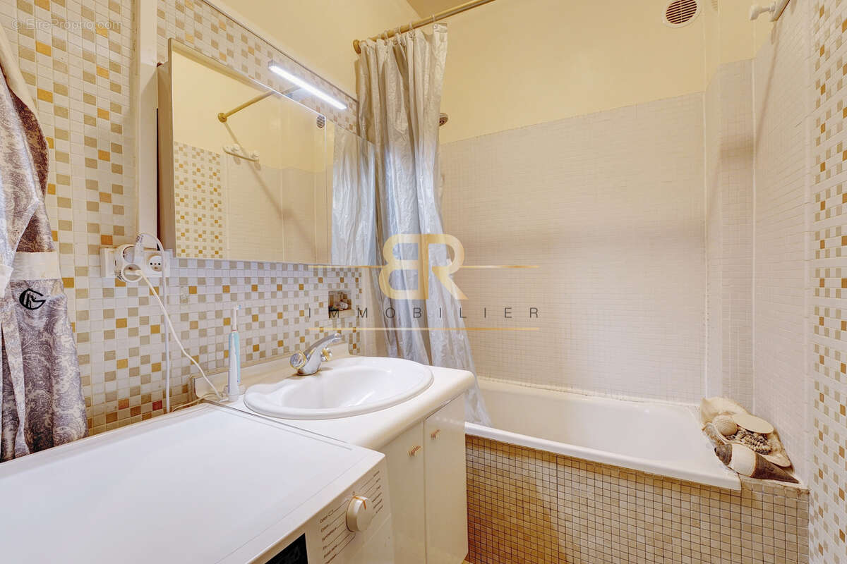 Appartement à PARIS-9E