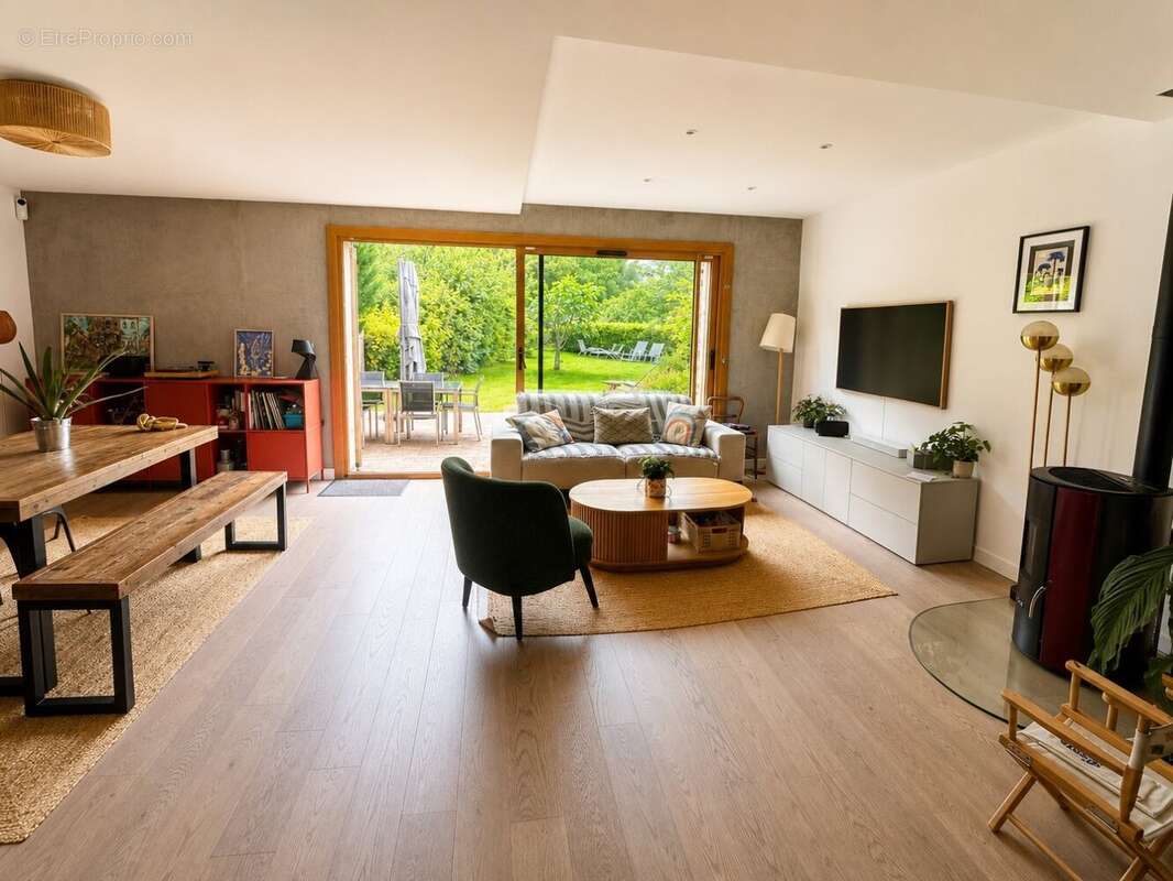 Maison à LES LOGES-EN-JOSAS
