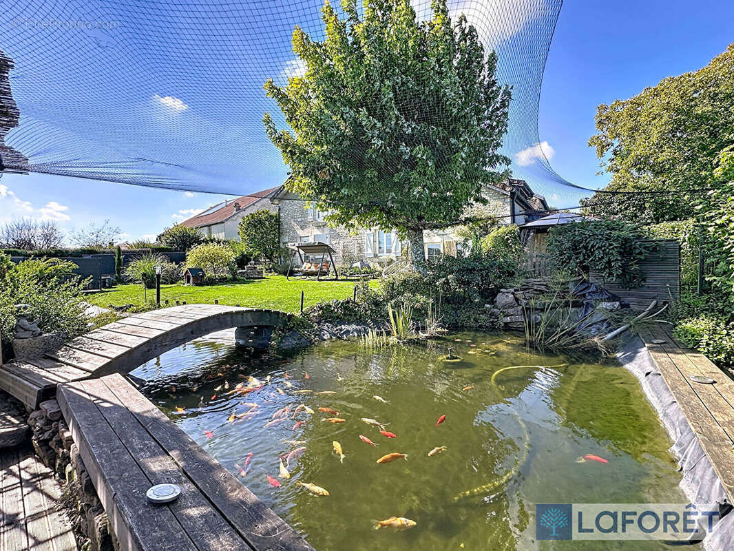 Maison à PERROGNEY-LES-FONTAINES