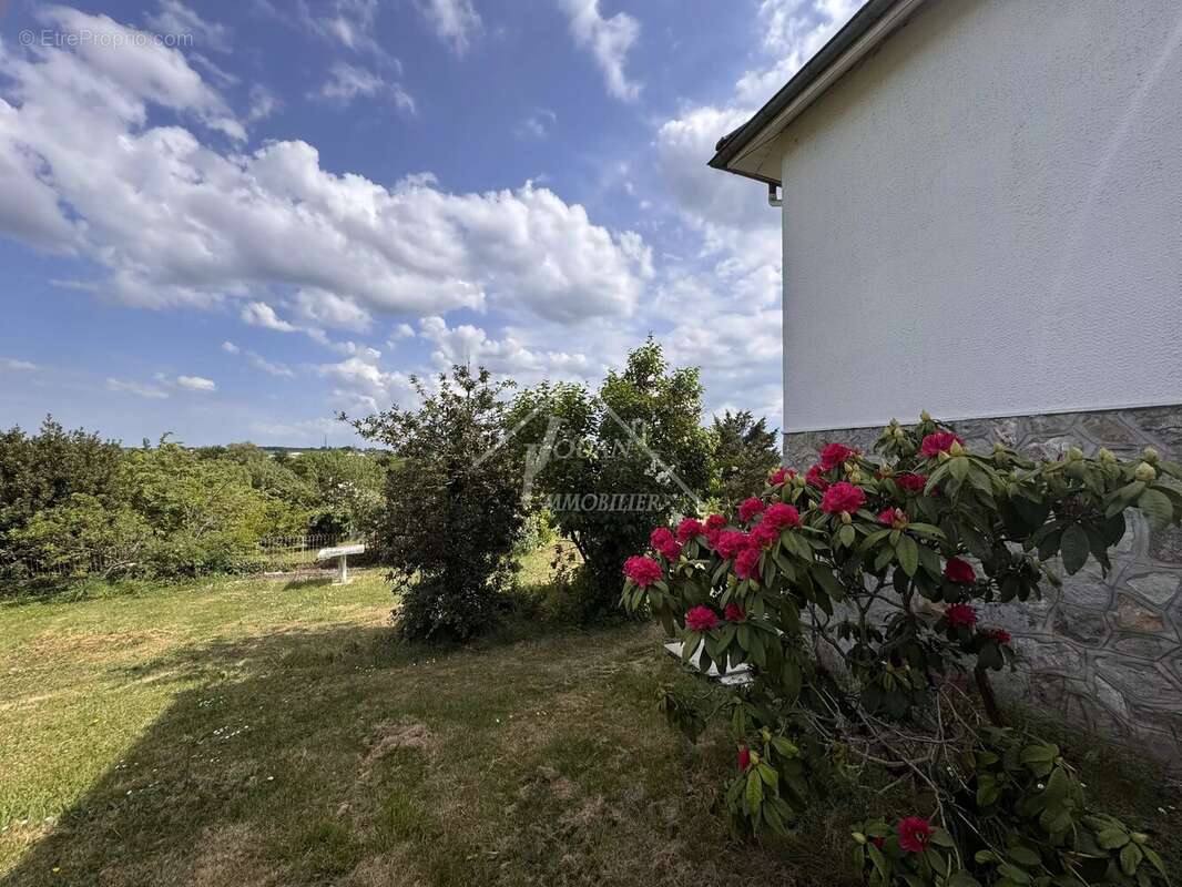 Maison à DOMPIERRE-SUR-BESBRE