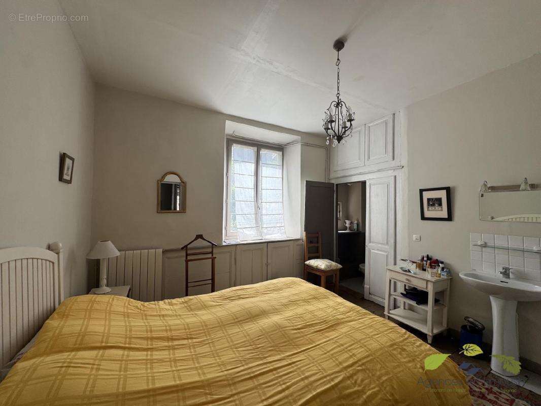 Maison à TREIGNAC