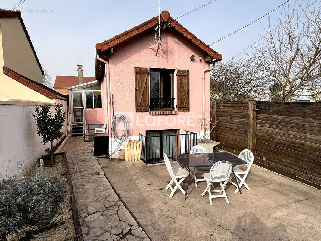 Maison à LES MUREAUX