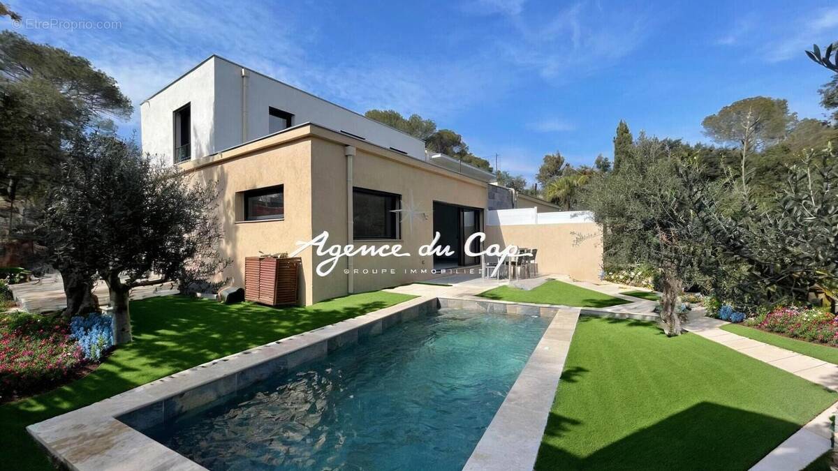 Maison à SAINT-RAPHAEL