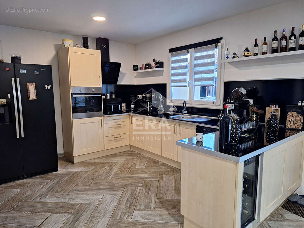 Maison à LA ROCHE-CHALAIS