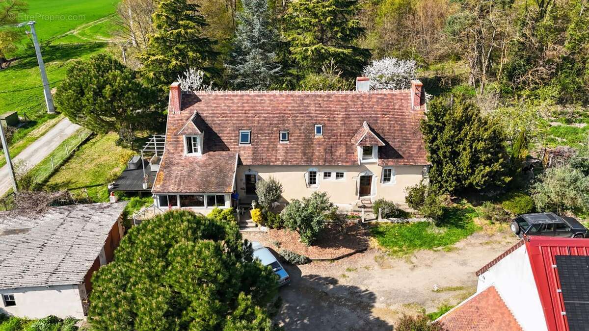 Maison à FAVERDINES