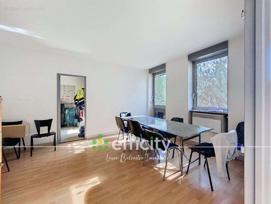 Commerce à BOISSY-SAINT-LEGER