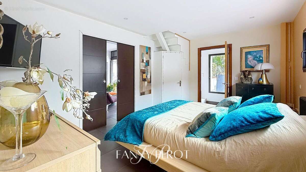 Exceptionnelle villa de 205m² + terrain constructible à Saint-Cyprien - photo 12