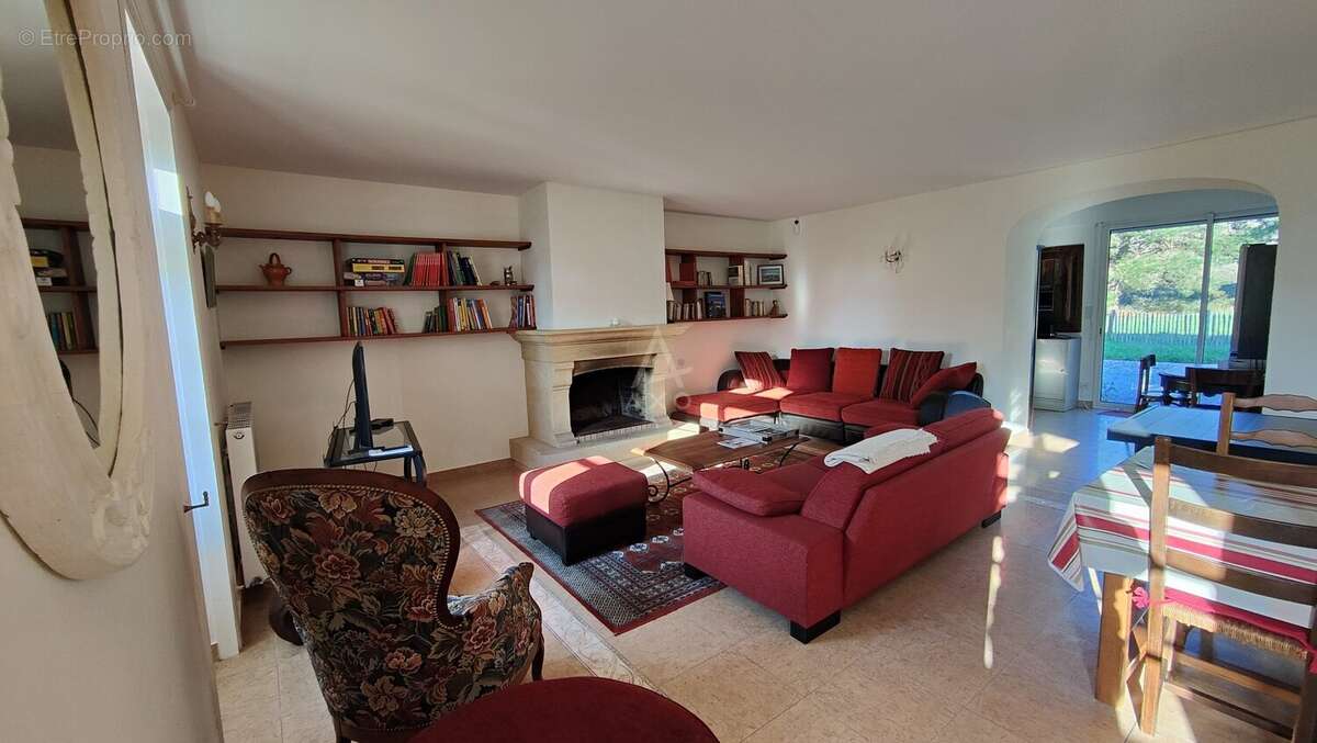 Maison à TALMONT-SAINT-HILAIRE