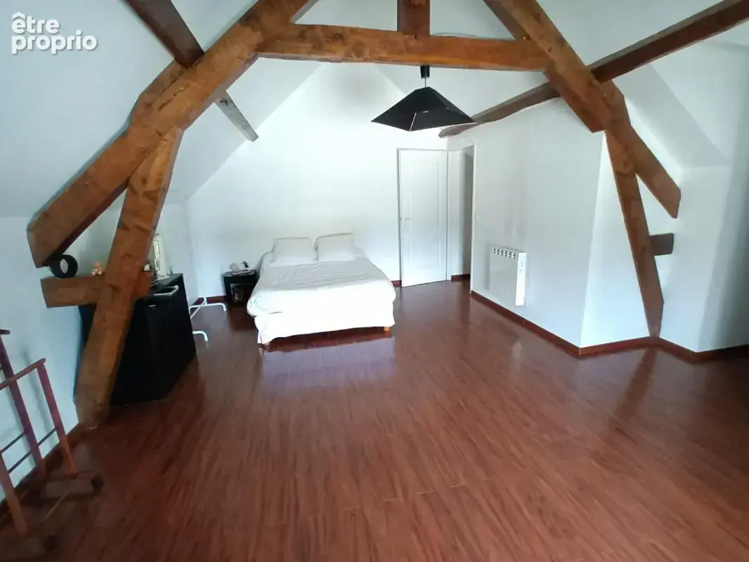 Maison de qualité avec piscine, studio indépendant et dépendances - photo 8