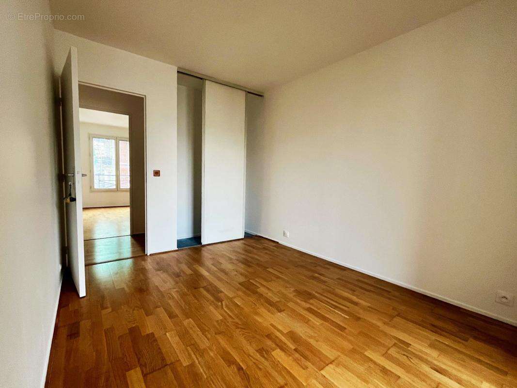 Appartement à SURESNES