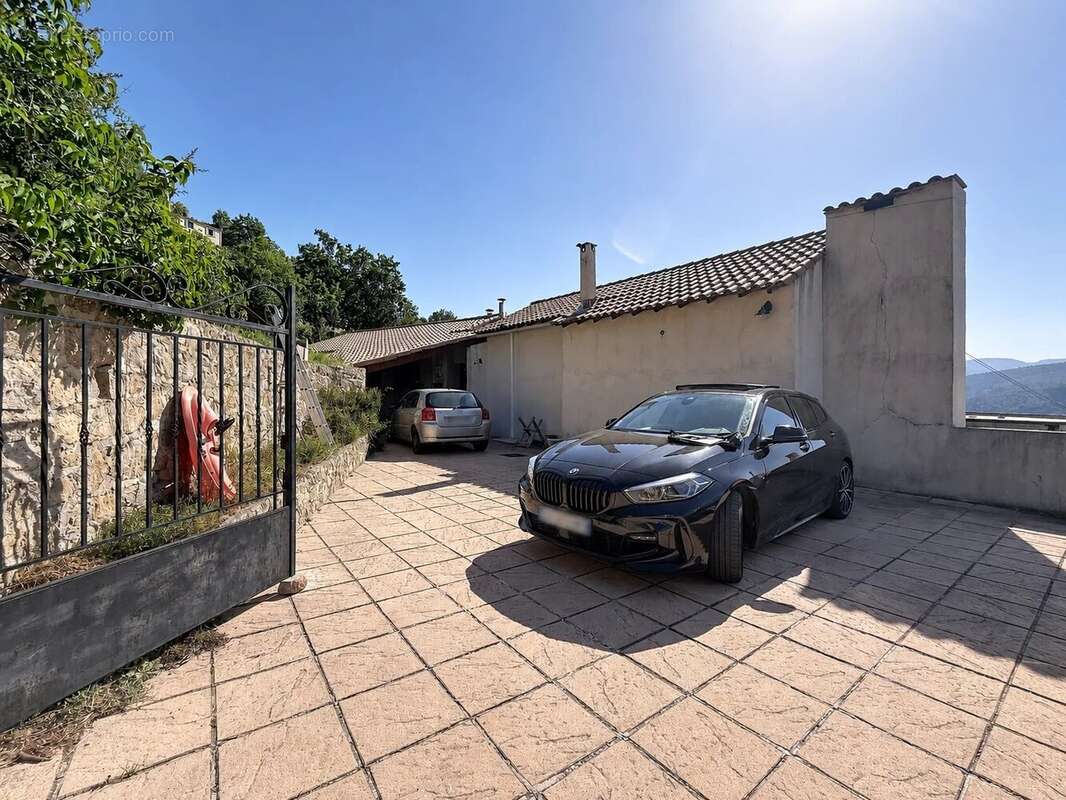 Villa individuelle divisée en 2 appartements – Bonson - photo 13