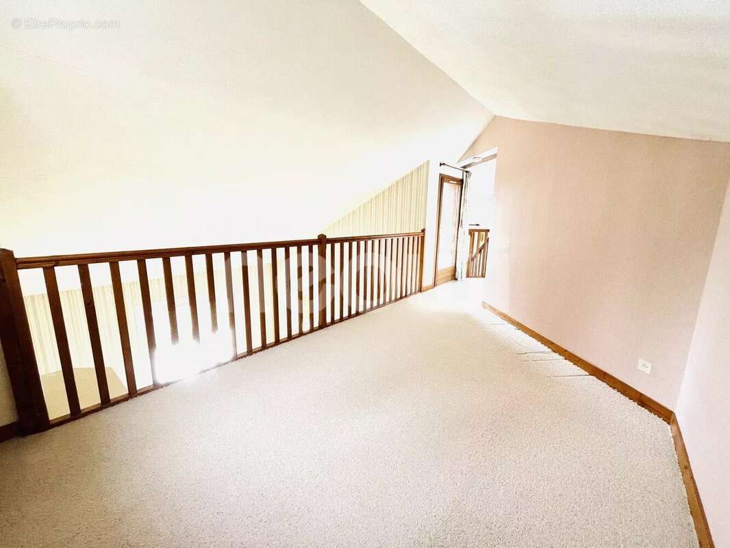 Maison à CHARBONNIERES-LES-VIEILLES