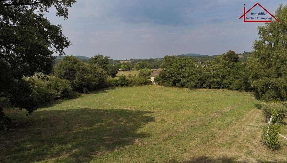Maison à PEYRAT-LE-CHATEAU