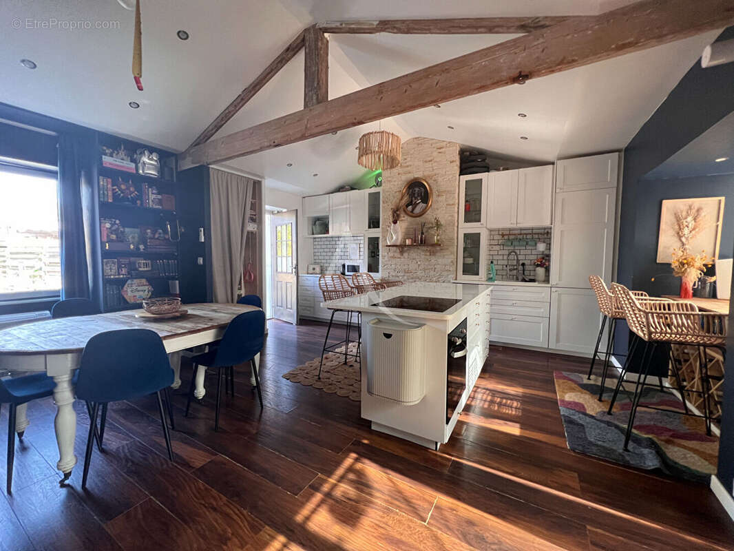 Maison à BEAULIEU-SOUS-LA-ROCHE