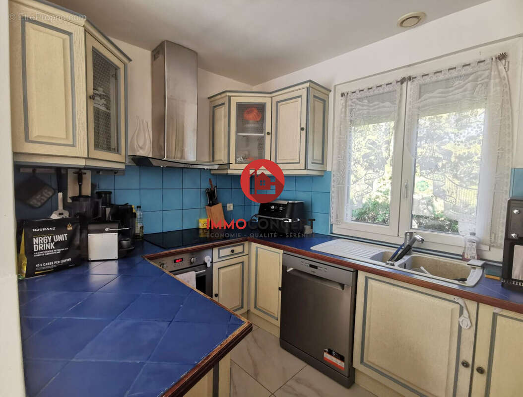 Maison à LAUDUN-L&#039;ARDOISE