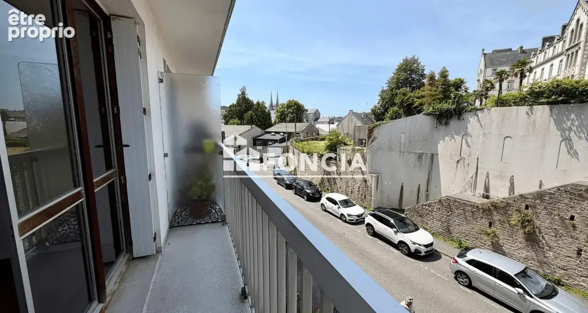 Centre-ville, Appartement T3 de 63 m² avec balcon, cave et parking privatif - photo 4
