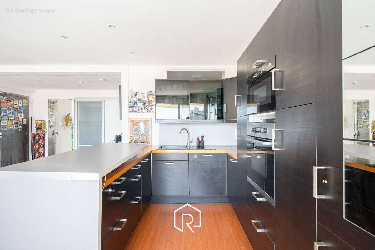 Appartement à MARSEILLE-7E