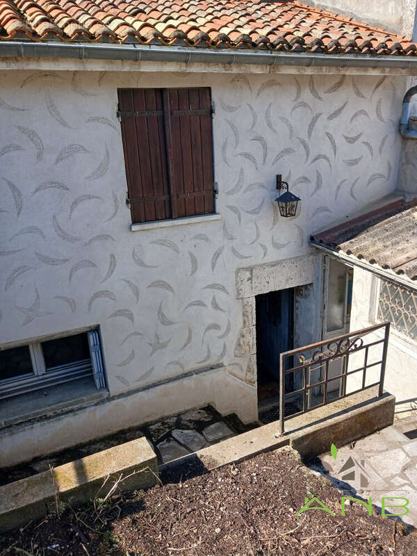 Maison à RUELLE-SUR-TOUVRE