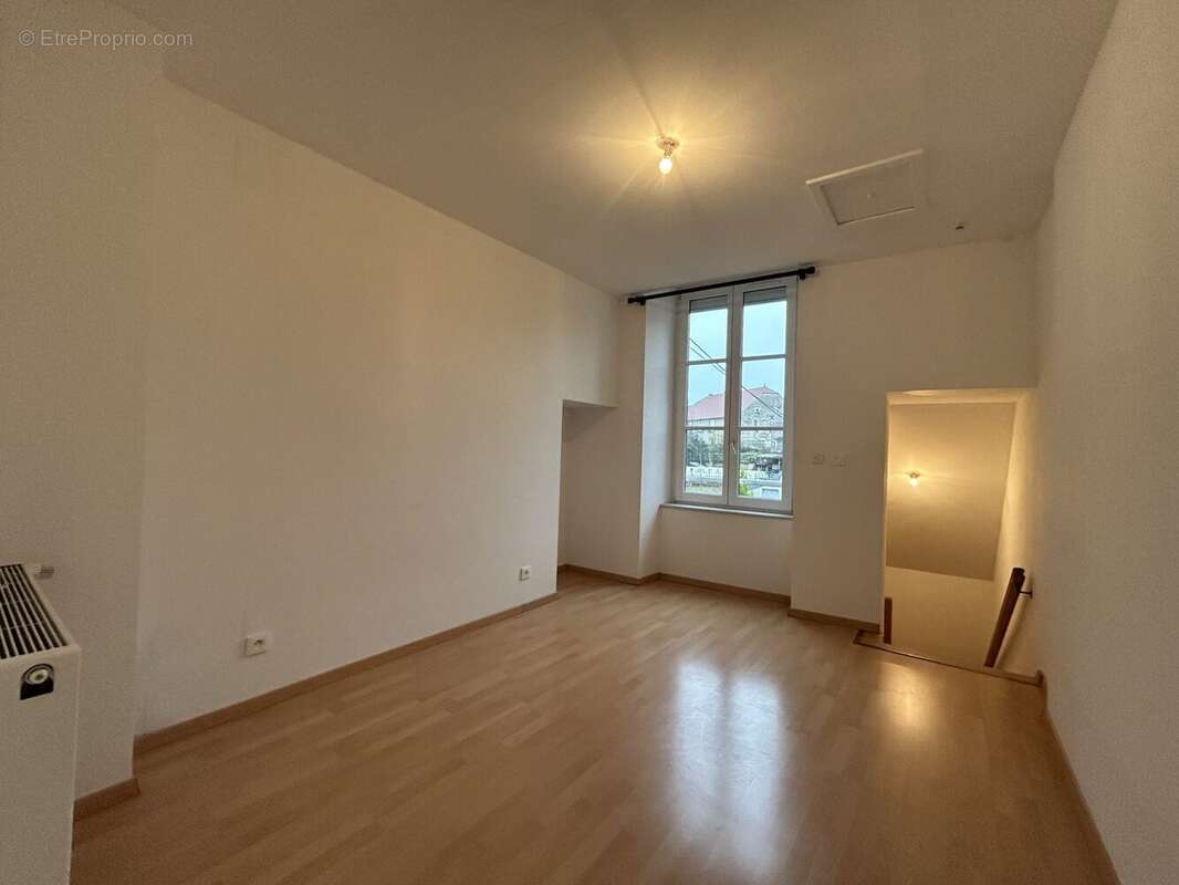 Appartement à DAMPIERRE-SUR-SALON