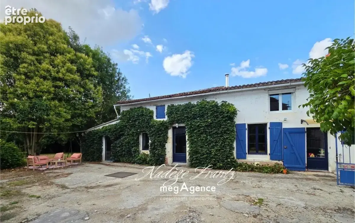 Maison à SAINT-JEAN-D'ANGELY